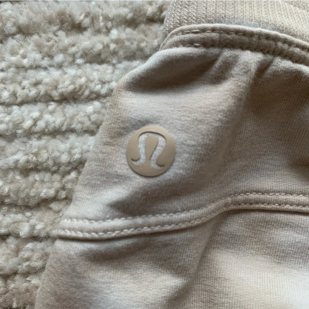 Lululemon LA Tapered Leg Jogger Beige Size 4